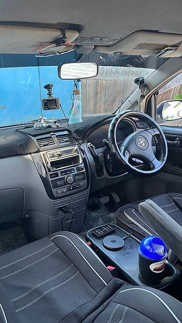 Транспорт: Toyota Ipsum: 2002 г., 2.4 л, Автомат, Бензин, Минивэн — 4