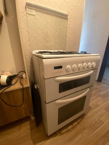Üç gözü qaznan isleyir. bir gözü toknan isleyir. real aliciya endirim