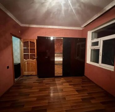 şəhər bağları mənzil satılır: Quba rayonu, ATS-in yanındakı 5 mərtəbəli binanın 5ci mərtəbəsi. Hər