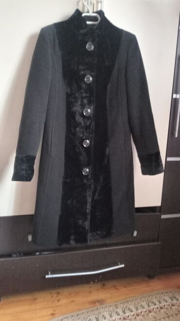 qara palto: Пальто 2XL (EU 44), 3XL (EU 46), цвет - Черный