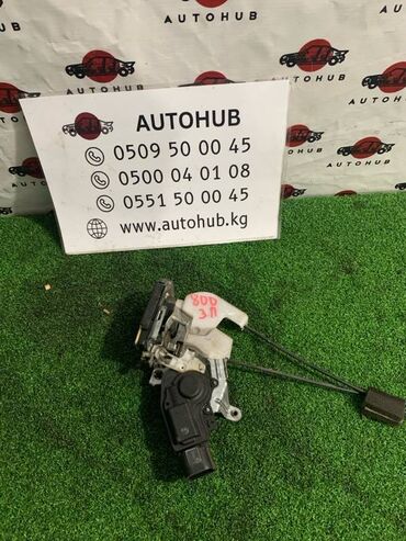 изготовление чип ключа для автомобиля: Замок двери TOYOTA opa ZCT10 1 2005 задн. прав. (б/у)