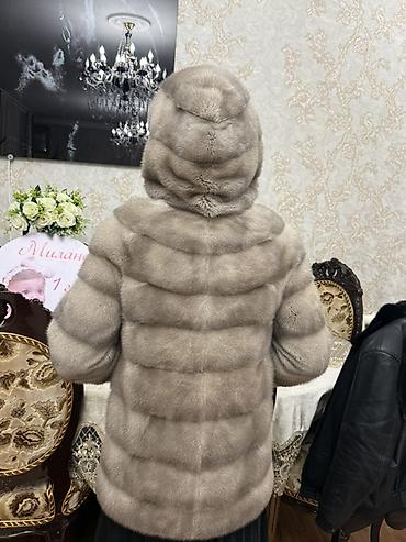 плашь: Шуба из норки с капюшоном - Натуральная норка, стрижка под — 5
