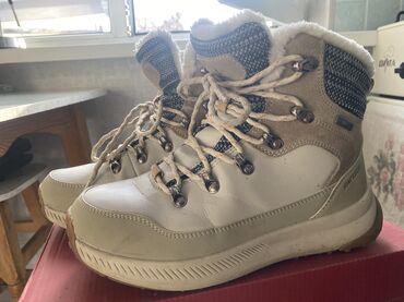 Ботинки и ботильоны: Humtto ботинки Размер 38 
3500с — 16