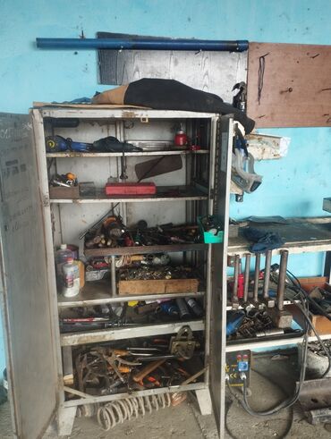 Avtoservis avadanlıqları: Avto-servis üçün tam komplekt avadanlıq və alət dəsti Tərkib: - — 4