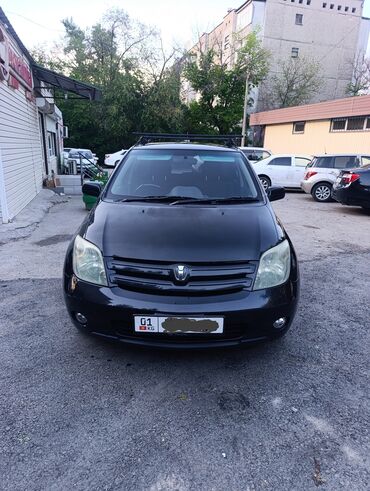 Toyota: Toyota ist: 2002 г., 1.5 л, Автомат, Газ