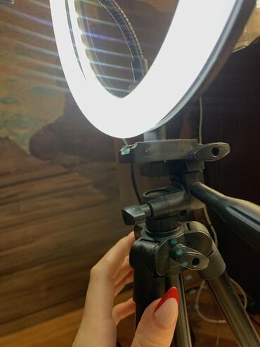 İşıqlandırma: Peşəkar Ring Light (Üç Ayaqlı) • Güclü və bərabər işıqlandırma • 3 — 6