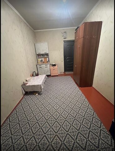 гостевой дом в караколе: 1 бөлмө, 13 кв. м, Жатакана жана мейманкана түрүндө, 4 кабат, Косметикалык ремонт