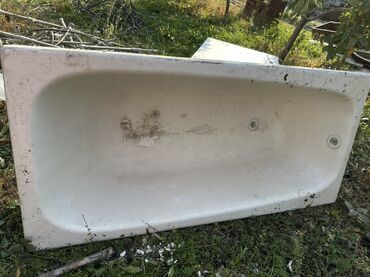 железные кроват: Ванна Төрт бурчтук, Материалы: Чоюн, Өлчөмү: 160 x 72 см
