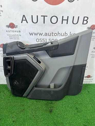 android teyes cc3: Обшивка двери правая для RENAULT T-series тягач DXI-13 (D13 K2), год — 1