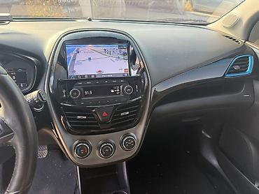 Chevrolet: Chevrolet Spark: 2019 г., Бензин — 5