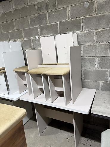 study table: Кухонные обеденные группы «стол + табуреты» Комплект состоит из — 4
