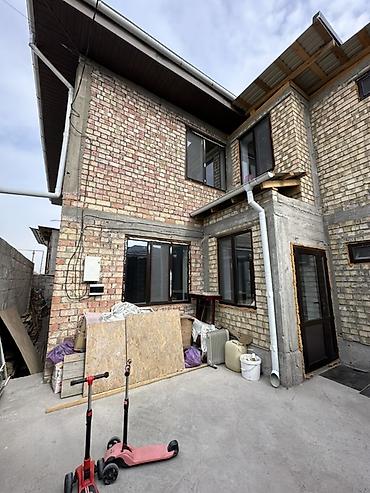 Продажа коттеджей и домов: Срочно срочно 🔥🔥🔥 Продаю дом г. Бишкек. Район верхний Токольдош, ул — 4