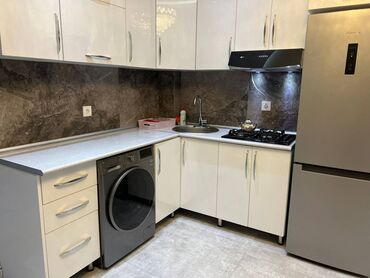 Uzunmüddətli kirayə mənzillər: Xətai rayonu,Əhmədli metrosu yaxınlığı,Pıtstopun binasi.20 mərtəbənin — 4