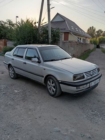 volkswagen e up: Volkswagen Vento: 1993 г., 1.8 л, Механика, Газ, Седан