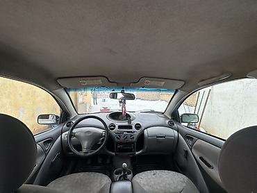 Toyota: Toyota Platz: 2000 г., 1.5 л, Механика, Бензин, Седан — 8