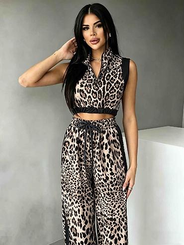 Kompleti: 🔥Top ženski komplet sa leopard printom
S m l 
Cena 2600 din — 8