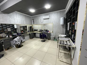хостел в бишкеке: Продаю Барбершоп 30 м², 1 комната, С ремонтом, С оборудованием, Бизнес центр, 1 линия