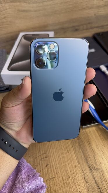 apple ipod: IPhone 12 Pro, Б/у, 256 ГБ, Защитное стекло, Чехол, 33000 %