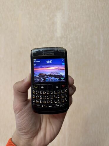 tap.az telefonlar ikinci el: Blackberry Bold 9700, 8 GB, rəng - Qara, Düyməli, Sensor