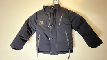 Dəstlər, kostyumlar: Şekildekilerin her biri 10 azn
42-44 ölçüdür
Uşaq kurtkaları 4-5-6 yaş — 10