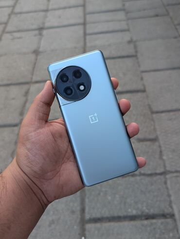бронированный телефон: OnePlus 11R, Б/у, 256 ГБ, цвет - Голубой, 2 SIM