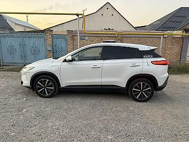 byd e1: Электромобиль-кроссовер (белый цвет, 5 дверей) Запас Хода 420 — 6