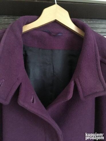 Kaputi: Elegantni ženski kaput, ljubičaste boje, postavljen, kao nov . Sastav — 4