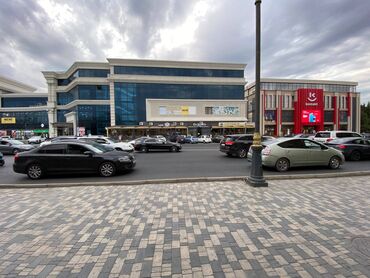 Uzunmüddətli kirayə mənzillər: Bakıxanov (Razin) qəsəbəsinin tam mərkəzində sahəsi 43 kv olan obyekt