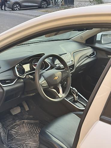 mini kooper: Chevrolet Onix: 2020 г., 1 л, Автомат, Бензин, Седан — 9