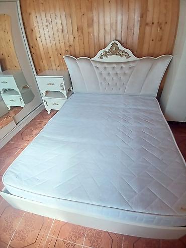 Klassik üslubda tam dəst yataq otağı mebeli • Çarpayı: Yumşaq