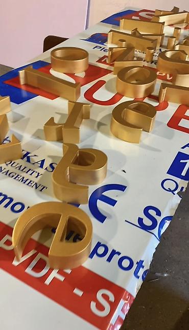 ucuz vizitka capı: Hər növ işıqlı çöl və iç reklamlarının sifarişi qəbul edilir — 5