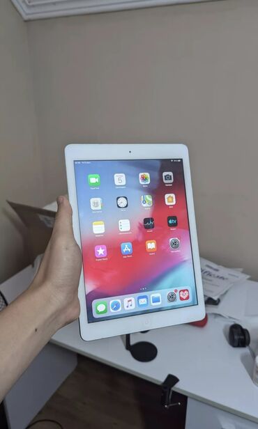 продам морозильные камеры: Планшет, Apple, эс тутум 16 GB, 10" - 11", Wi-Fi, Колдонулган