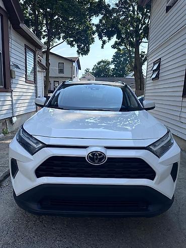 awd: Toyota RAV4: 2025 г., Бензин — 1