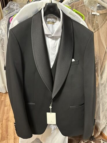 прокат мужских костюмов [возьми на прокат] бишкек фото: ‼️НОСИЛИ ТОЛЬКО 1 РАЗ Смокинг 52 размер, на рост 175-185 вес 75-85 кг