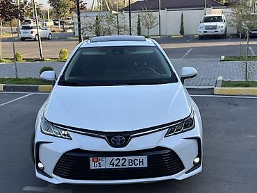 Toyota: Toyota Corolla: 2021 г., 1.8 л, Вариатор, Гибрид, Седан — 1