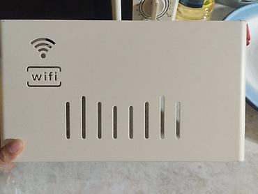 Настенный короб‑полка для Wi‑Fi роутера и аксессуаров. Описание: -