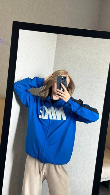вечерние короткие платья с пышной юбкой: 💙 Nike jacket 💙 Новая, лёгкая куртка Nike с большим лого на груди для