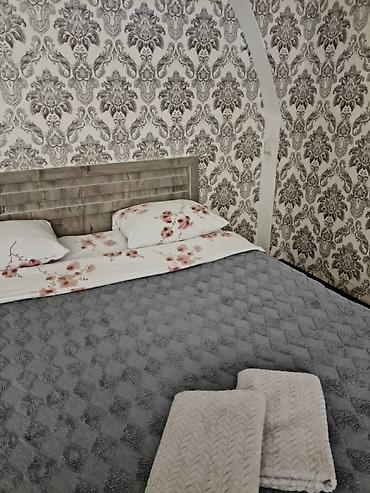 Посуточная аренда квартир: 1 комната, Эконом, Церковь, Душевая кабина, Постельное белье, Парковка — 5