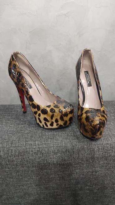 Босоножки, сандалии, шлепанцы: 1)Ботиночки кожа Турция Деми,размер 39- 850с 2)Сандали по 400с 3) — 5