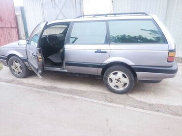 Volkswagen: Volkswagen Passat: 1990 г., 1.8 л, Механика, Бензин, Универсал