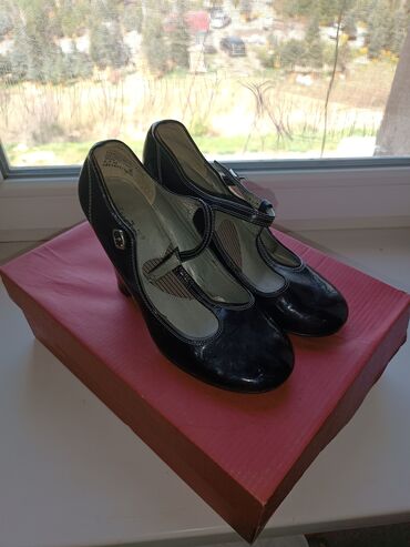 Женская обувь: Туфли 36, цвет - Черный