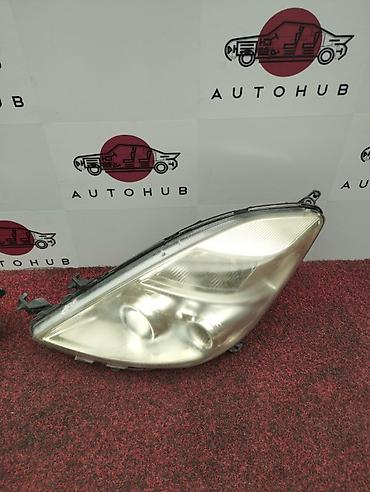 h11: Фара левая для Toyota Isis ANM15 (б/у). - Оригинальная передняя левая — 1