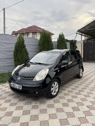 ниссан gtr: Nissan Note черного цвета. Компактный и практичный автомобиль с