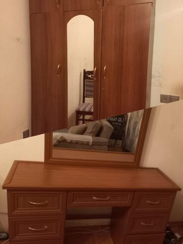 Qonaq otağı dəstləri: Dolab, Rumıniya