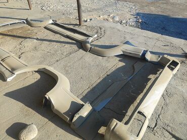 Бамперы и комплектующие: Накладка на бампер Toyota, Б/у, Оригинал — 6