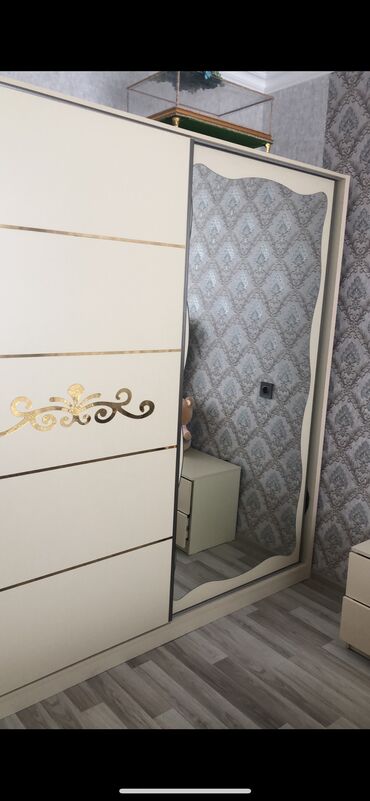 mebel boyasi: Ikisi bir yerde 300 azn