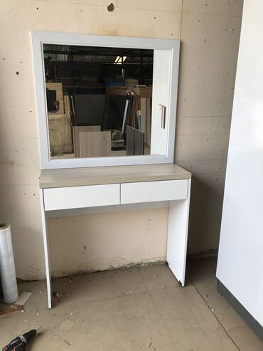 Sifarişlə yazı masaları: Dördbucaq masa, Stulsuz, Polkalı, Siyirməli, Türkiyə, Mat laminat — 20