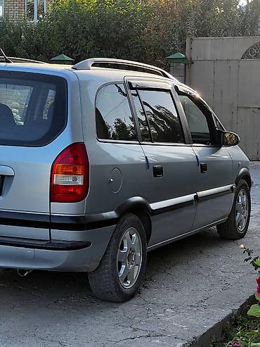 ош е34: Opel Zafira: 2001 г., 2.2 л, Кол менен иштөөчү, Бензин, Вэн/Минивэн — 5
