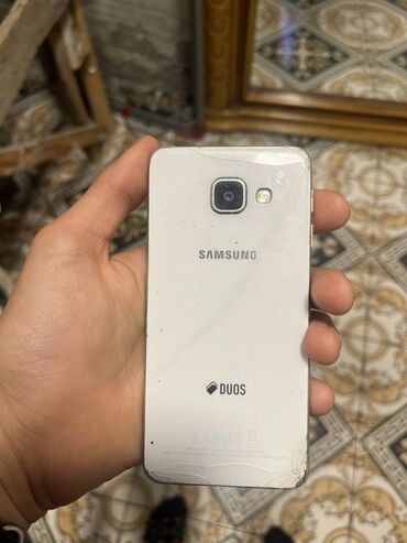 a3 2015 samsung: Samsung Galaxy A3, rəng - Ağ, İki sim kartlı