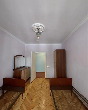 bineqedide kiraye evler ucuz: 3 otaqlı bina evi kirayə verilir. Ev M.Maqamayev' də yerləşir. 4 və ya — 5